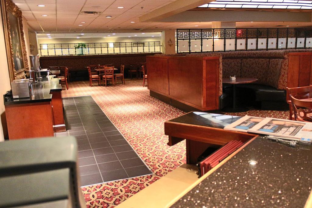 Ramada Plaza By Wyndham Atlanta Downtown Capitol Park Hotel Exterior photo