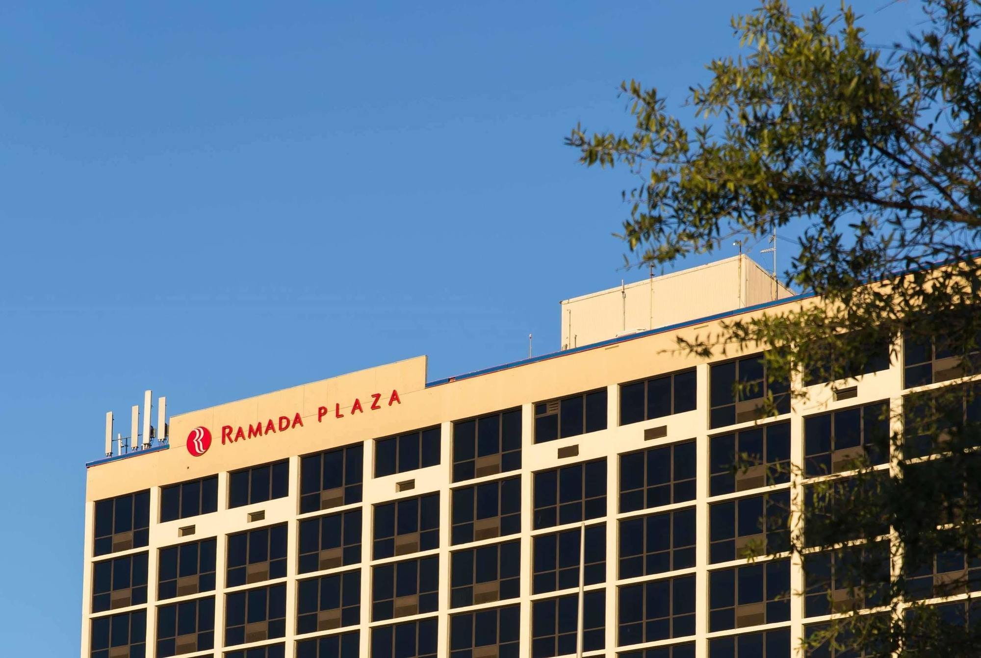 Ramada Plaza By Wyndham Atlanta Downtown Capitol Park Hotel Exterior photo